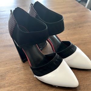Super fun Jady Rosy women’s heels. White, Black and red. Size 7.5